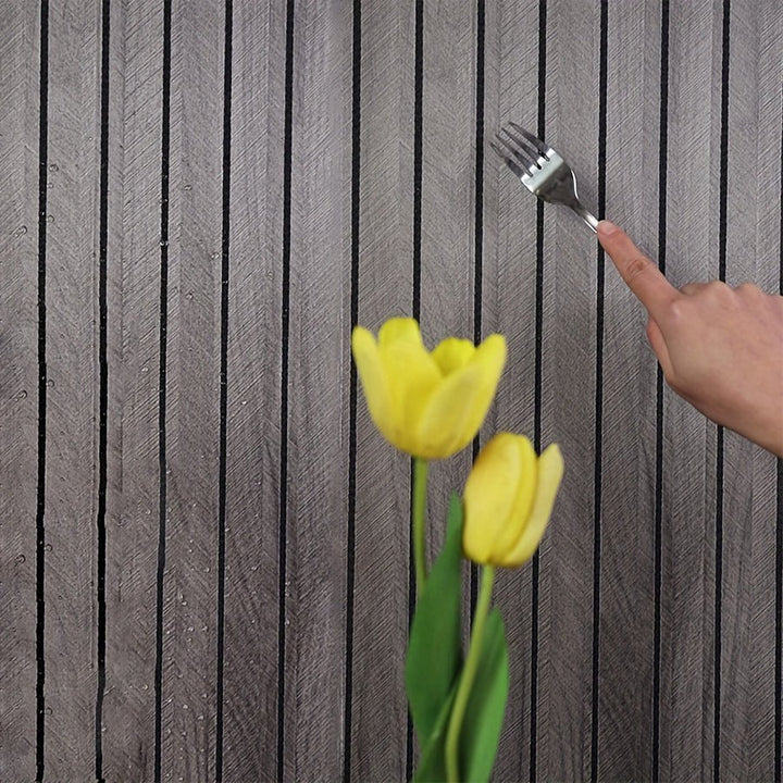 3D Wandpaneele selbstklebend, Holzoptik, realistische Maserung, modern, schlicht, beige, ideal für Wohnzimmer.