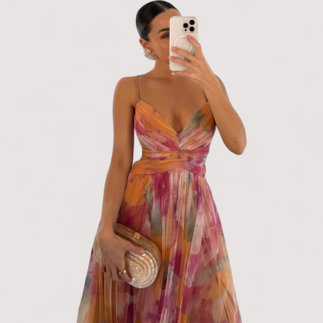 Schickes Damen Partykleid mit verdrehtem Oberteil, elegant und fließend für einen glamourösen Auftritt.