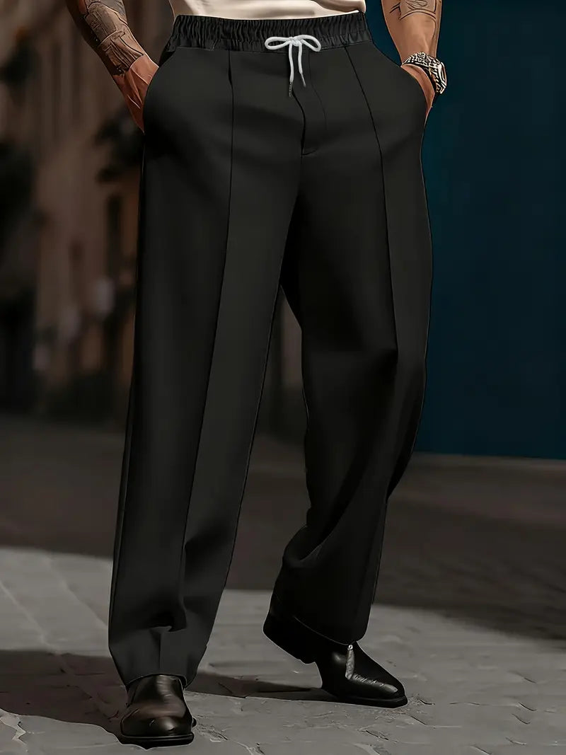 Herrenhose mit Kordelzug in Regular Fit, Rückansicht