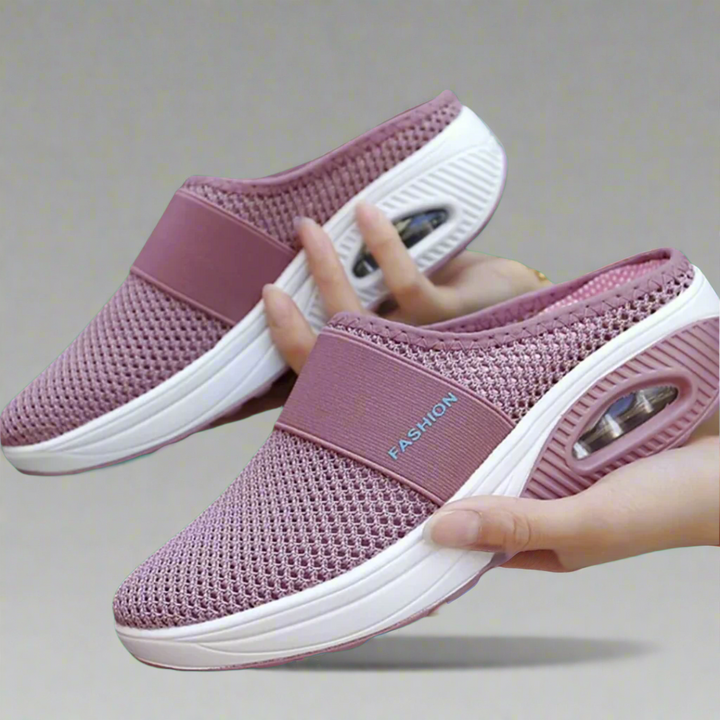 Damen orthopädische Sandalen in Rosa, detailreiche Ansicht des atmungsaktiven Obermaterials.