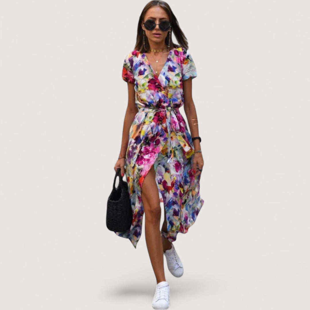 Damenkleid in frischen Frühlings- und Sommerfarben