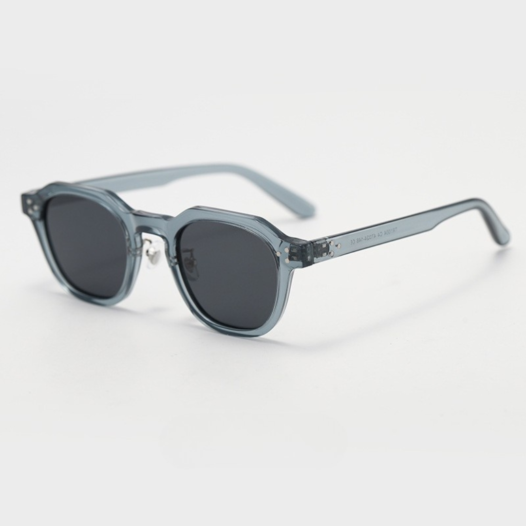 Schwarze Sonnenbrille mit Nietdetails am Gestell für den Sommer