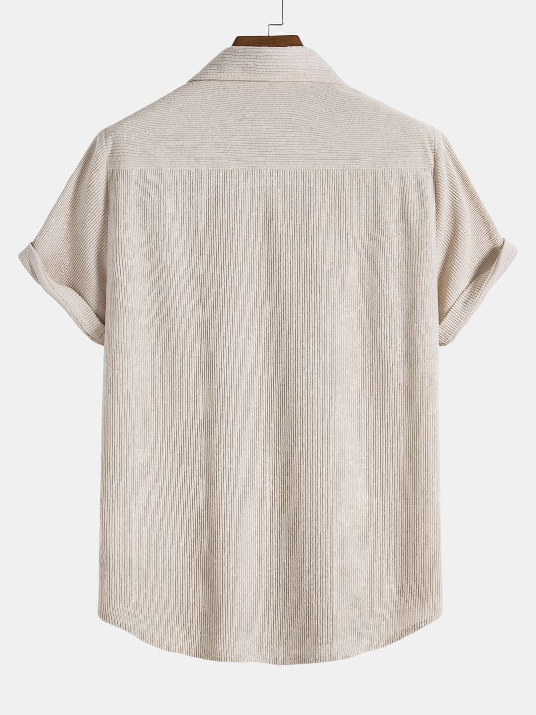 Casual Sommer Outfit für Herren bestehend aus Hemd und Shorts
