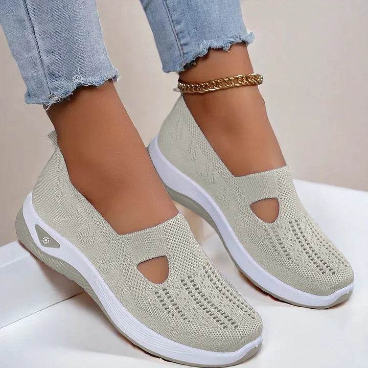 Schneller Einstieg: Bequemer Damen Slip-On Sneaker, atmungsaktiv & rutschfest für Aktive.