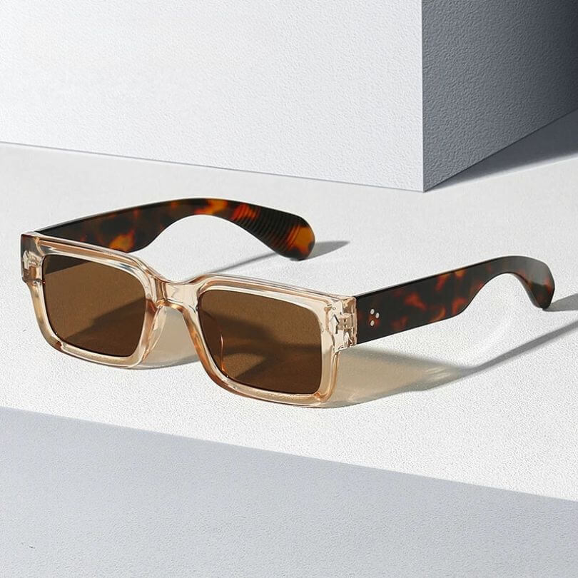Sonnenbrille mit UV-Schutz und modernem Design