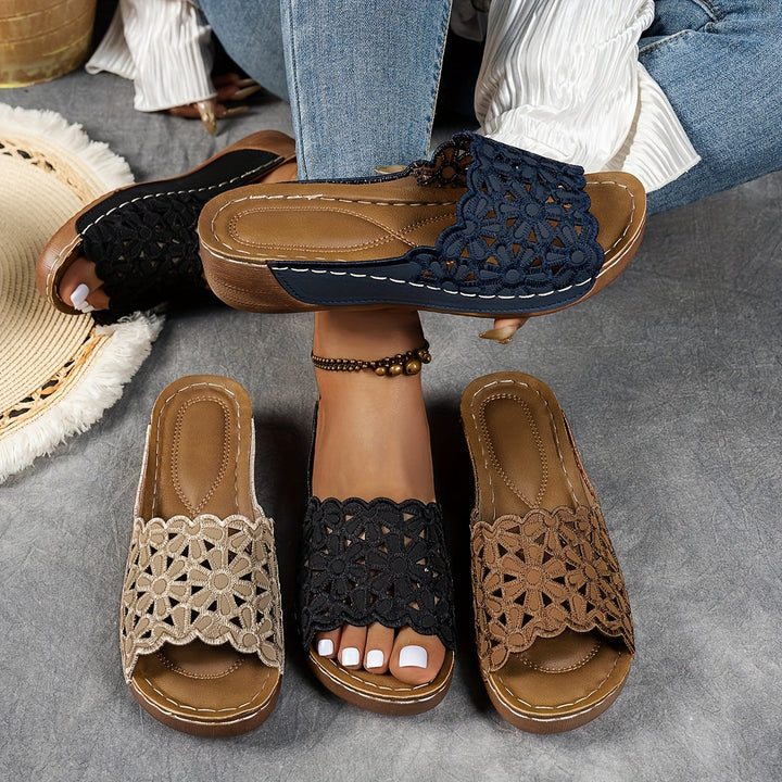 Elegante Damen Slip-On Sandalen mit bequemem Blockabsatz und offener Zehe, ideal für Sommer & Frühling.