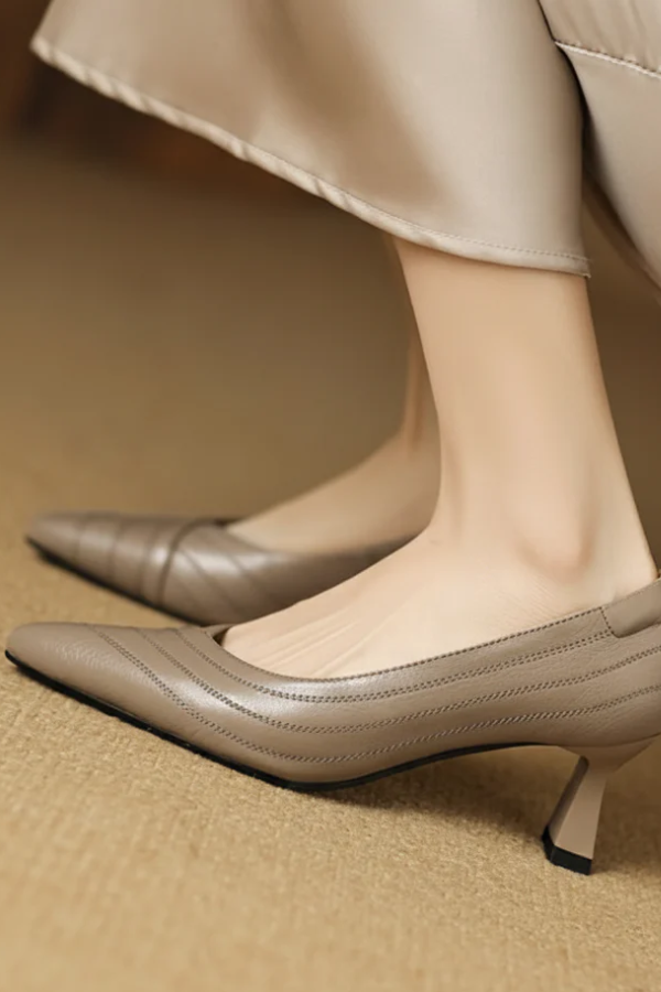 Khaki farbene Absatzschuhe für Damen, ideal für Büro und elegante Anlässe
