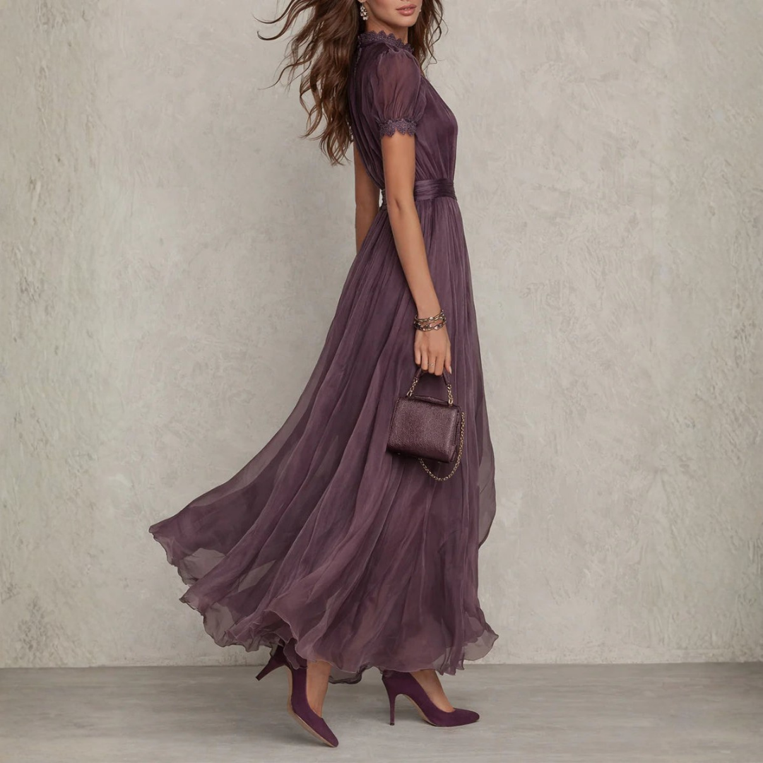 Damen Maxikleid in Lila in der Seitenansicht