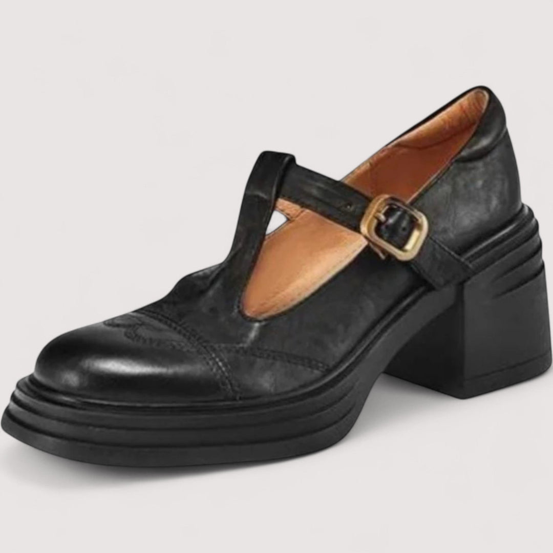 Bequeme Damenschuhe im Vintage-Look mit feinen Riemchendetails und kleinem Absatz