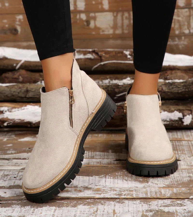 Beige bequeme Stiefel für Damen im herbstlichen Look
