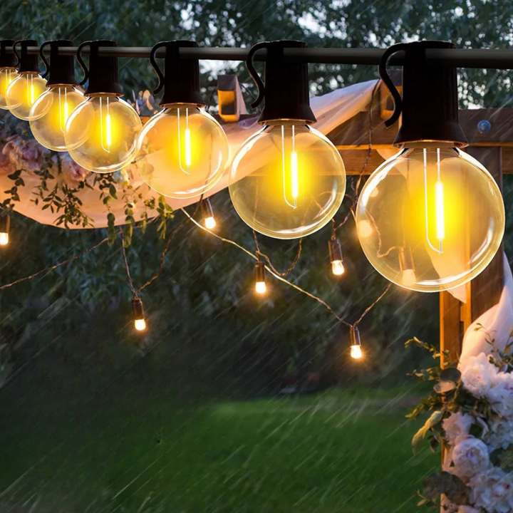 Robuste SolaraGlow Außen-Lichterkette mit bruchsicheren LED-Birnen, ideal für jede Wetterlage auf Terrasse.