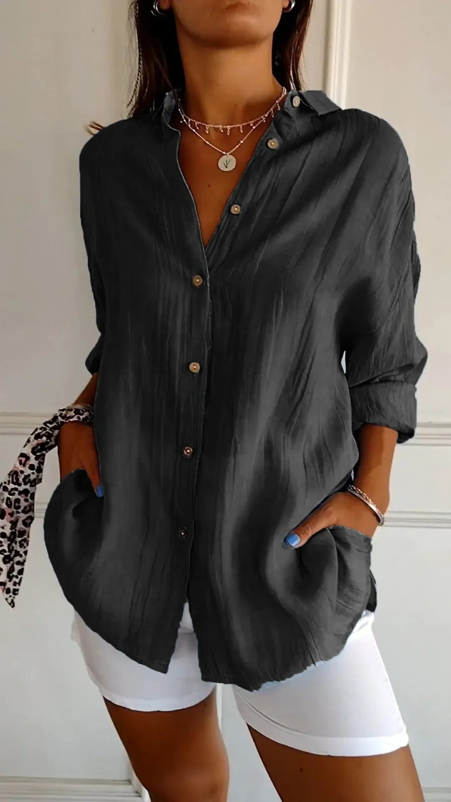Vielseitige Khaki Hemdbluse für Damen, perfekt für Freizeit- und Büro-Looks