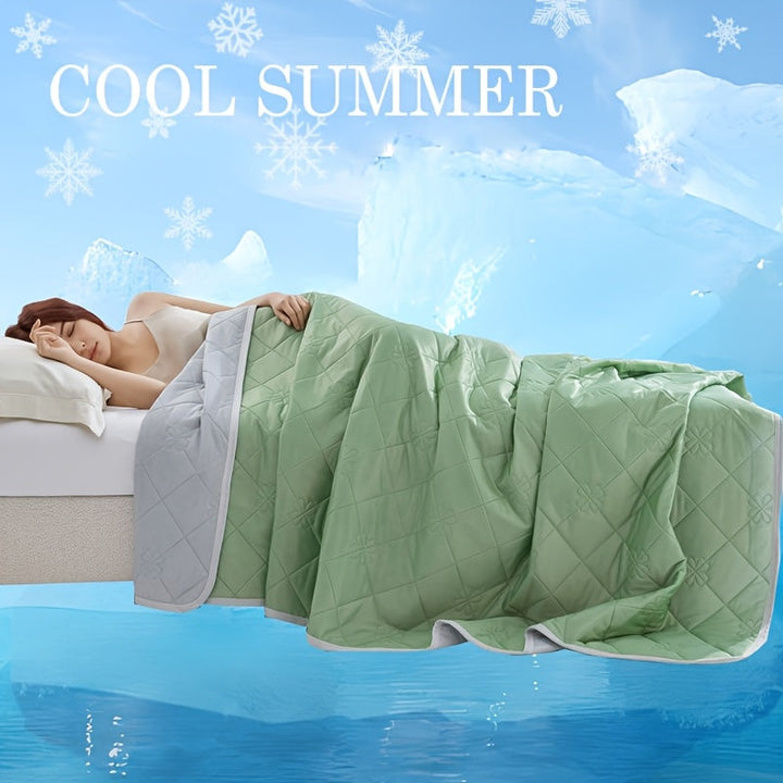 Detail der atmungsaktiven Unisex Sommerdecke, die Kühle und Komfort garantiert.