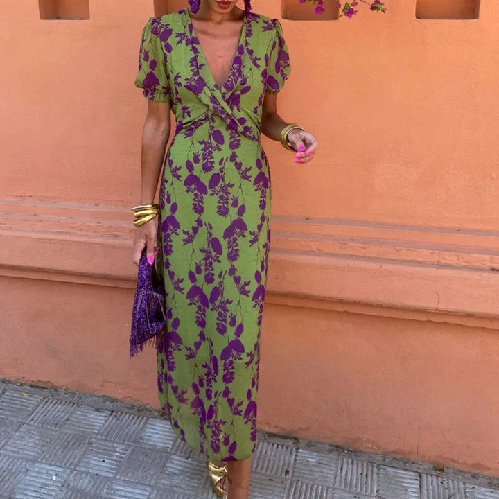 Damen Maxikleid mit Blumenmuster in Wickeloptik von vorne