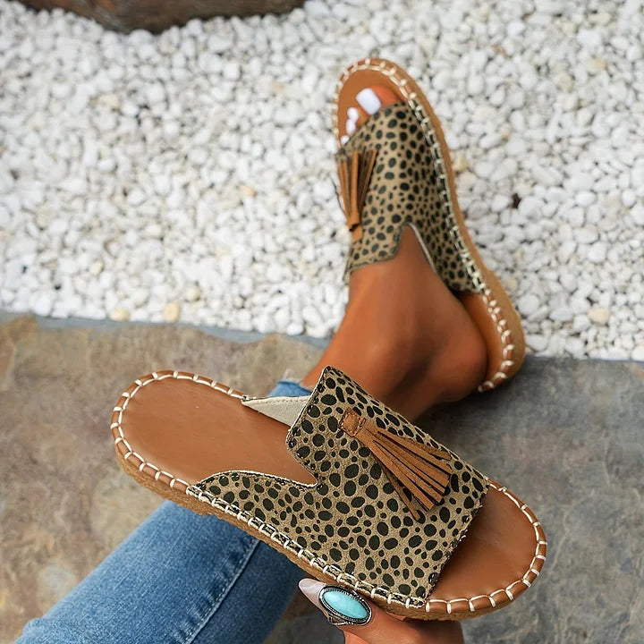 Slip-on Sandalen für Damen, orthopädisch, offene Zehen, bieten Komfort und Fußgewölbeunterstützung für gesunde Füße.