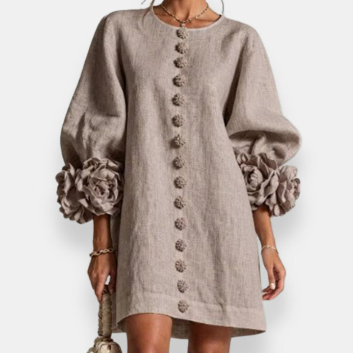 Leichtes Blütenkleid für Damen ideal für den Sommer