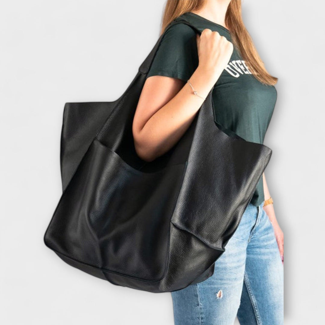 Reisetasche Arwen im Oversize Look zeigt die hochwertige Verarbeitung
