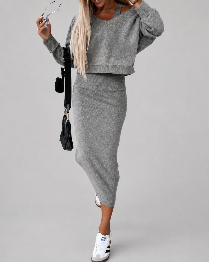 Stilvoller Damen Zweiteiler: Sweatshirt & Kleid für einen bequemen, eleganten Lagenlook.