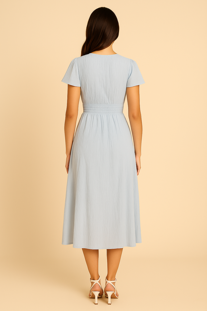Damen Maxikleid in Himmelblau, Rückansicht mit fließendem Rock