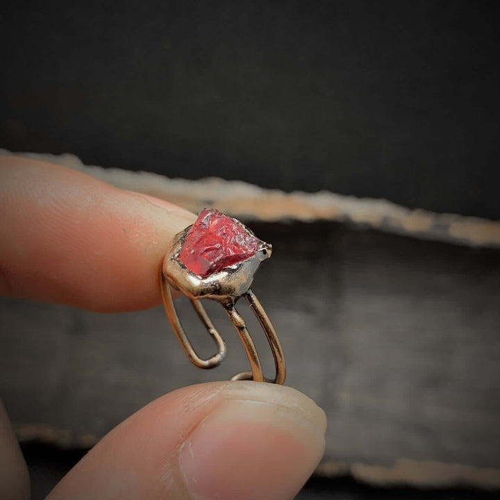 Rohstein-Geburtsring: Unikat-Schmuck