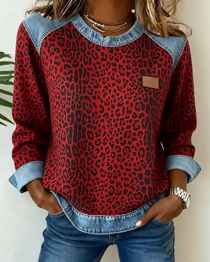 Freizeitmode Damenpullover mit Tiermuster von hinten