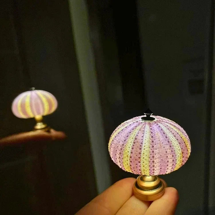 DIY Seeigel-Nachttischlampe: Kreatives Vintage-Ambiente