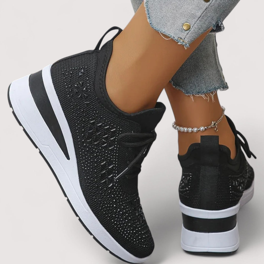 Rutschfeste Sohle der Damen Glitzer-Sneaker für sicheren Halt auf verschiedenen Untergründen.