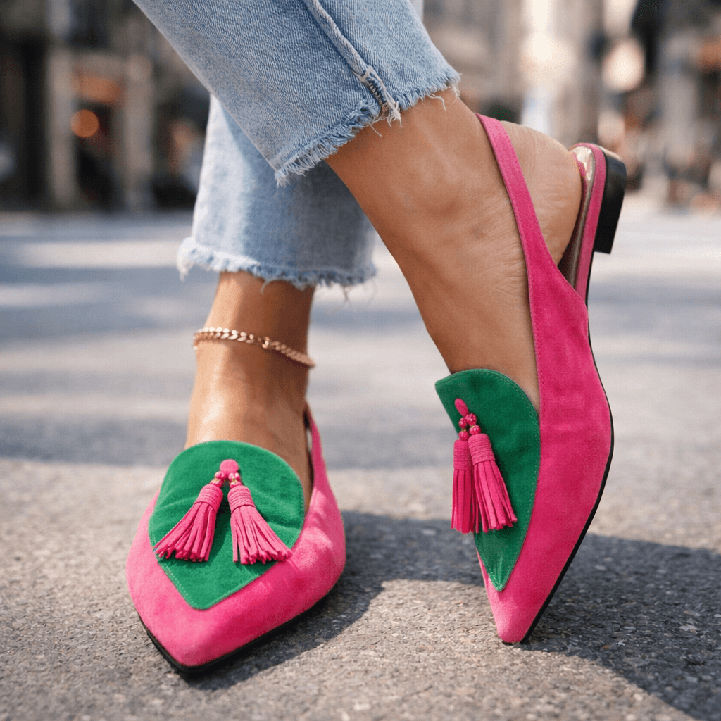 Damen-Sandaletten mit verspielten Quasten für sommerliche Outfits im Detail