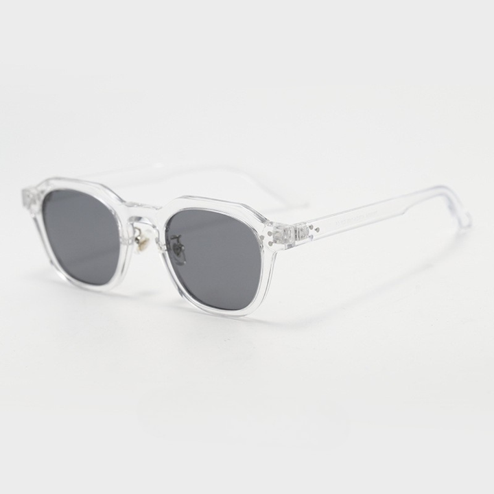Sommerlicher Sonnenschutz: Unisex Brille mit eckigem Gestell