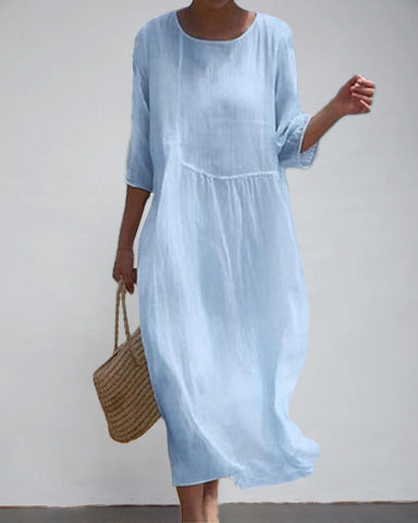 Schickes Damen Strandkleid mit Blumen und leichtem Stoff