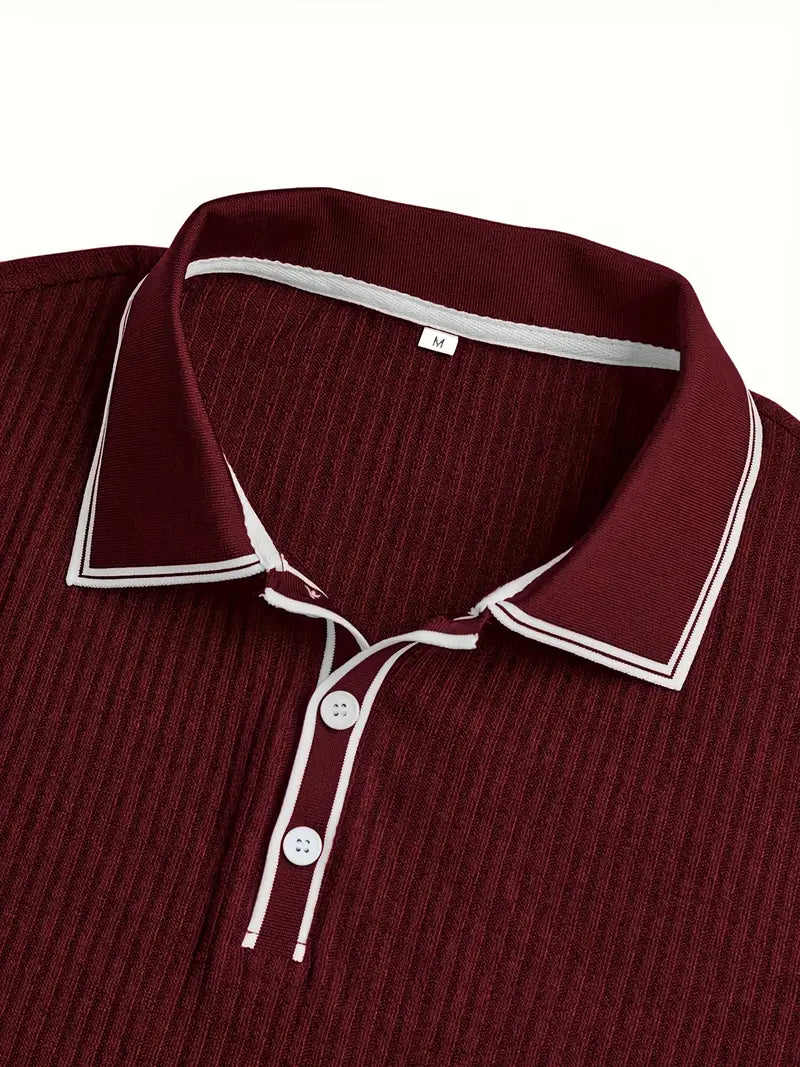 Hochwertige Knopfleiste am Herren Sommer Poloshirt