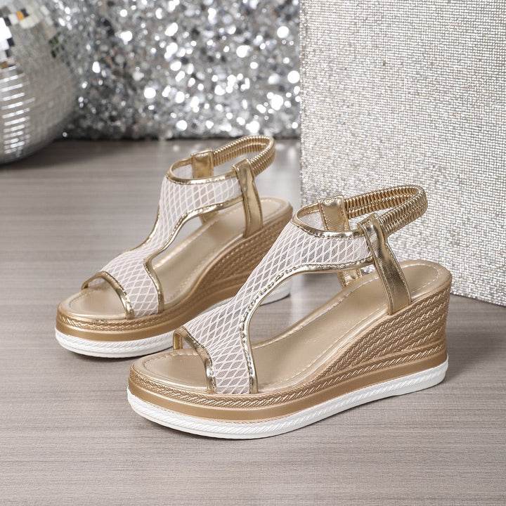 Damen-Sandalen mit ergonomischem Fußbett, Keilabsatz, ideal als bequeme Freizeitschuhe im Sommer.