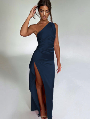 Dunkelblaues figurbetontes Maxikleid mit asymmetrischem Ausschnitt
