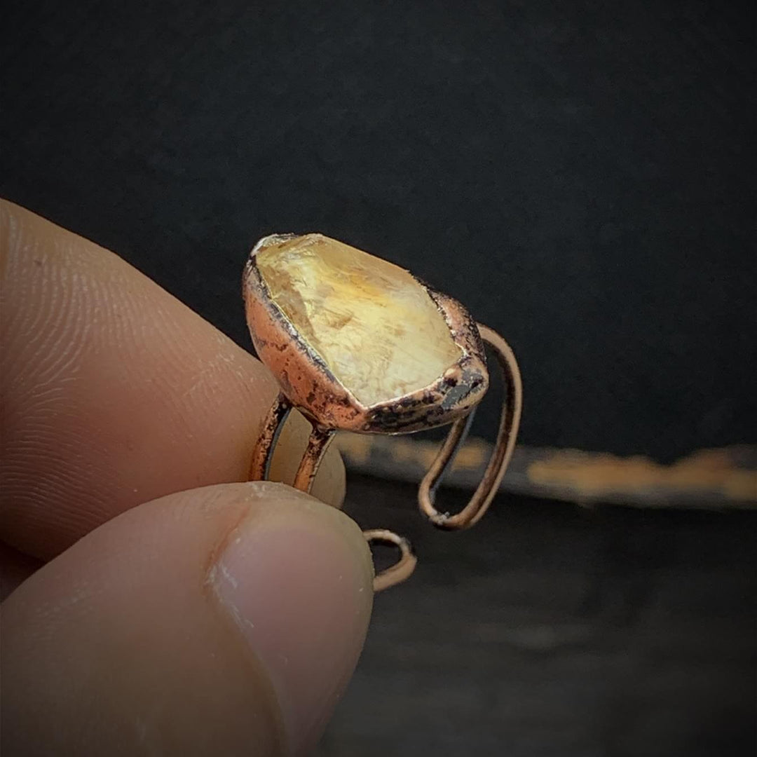 Rohstein-Geburtsring: Unikat-Schmuck