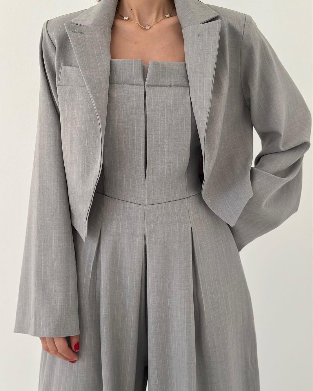 Damen Sommer Outfit in Dunkelgrau