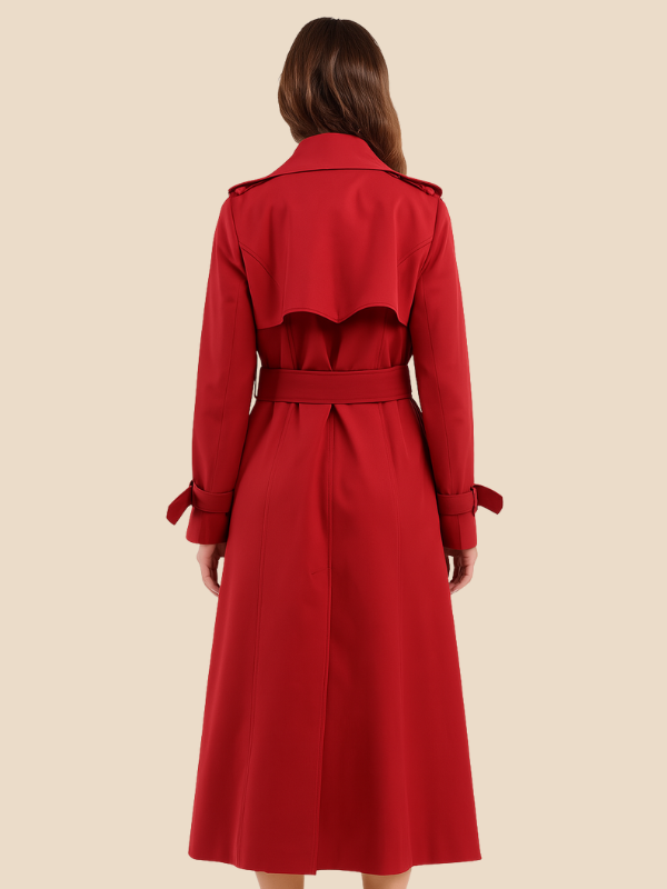 Rückansicht des roten Damen Trenchcoats mit Gehschlitz und Gürtel