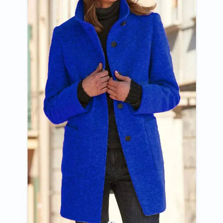 Modischer langer Damen Mantel Amelie, vielseitig als Freizeit- oder warmer Wintermantel nutzbar.