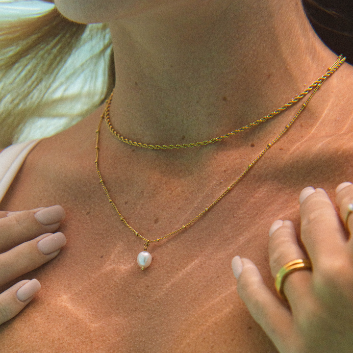 Damen Perlenkette aus Gold mit edlem Barockperlen Anhänger