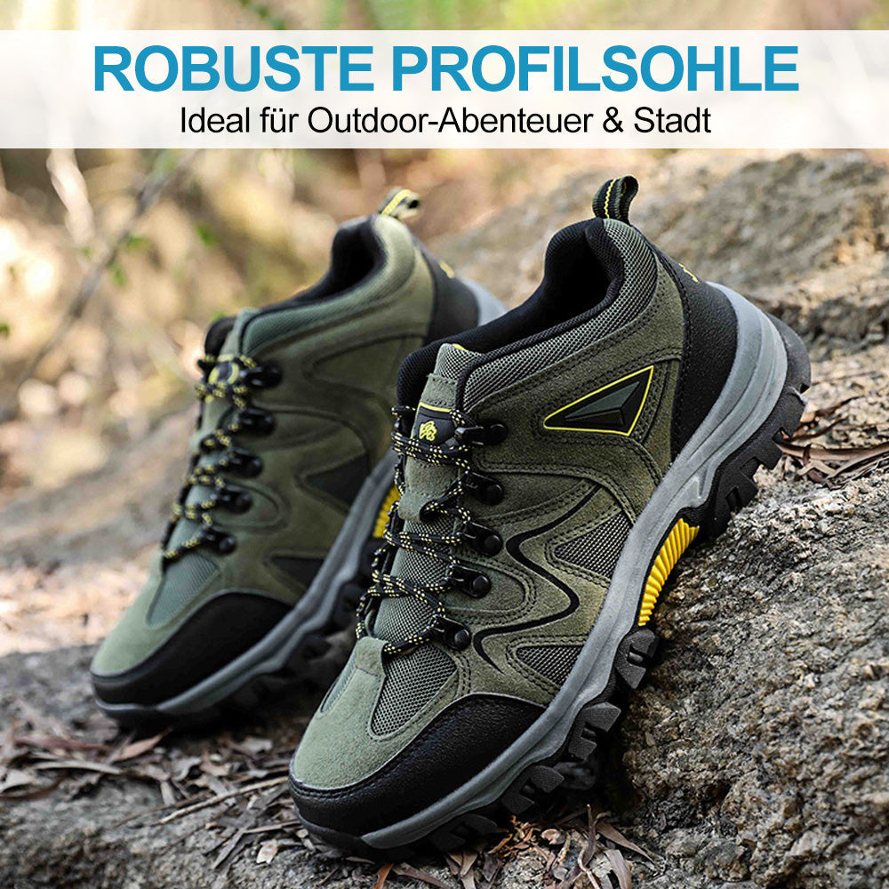 Nahaufnahme der rutschfesten Sohle von Herren Trekkingschuhen, für optimale Traktion auf jedem Terrain.