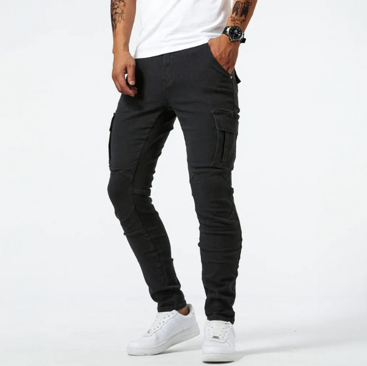 Praktische Cargotaschen an der angesagten Herren Skinnyhose, ideal für den Alltag.