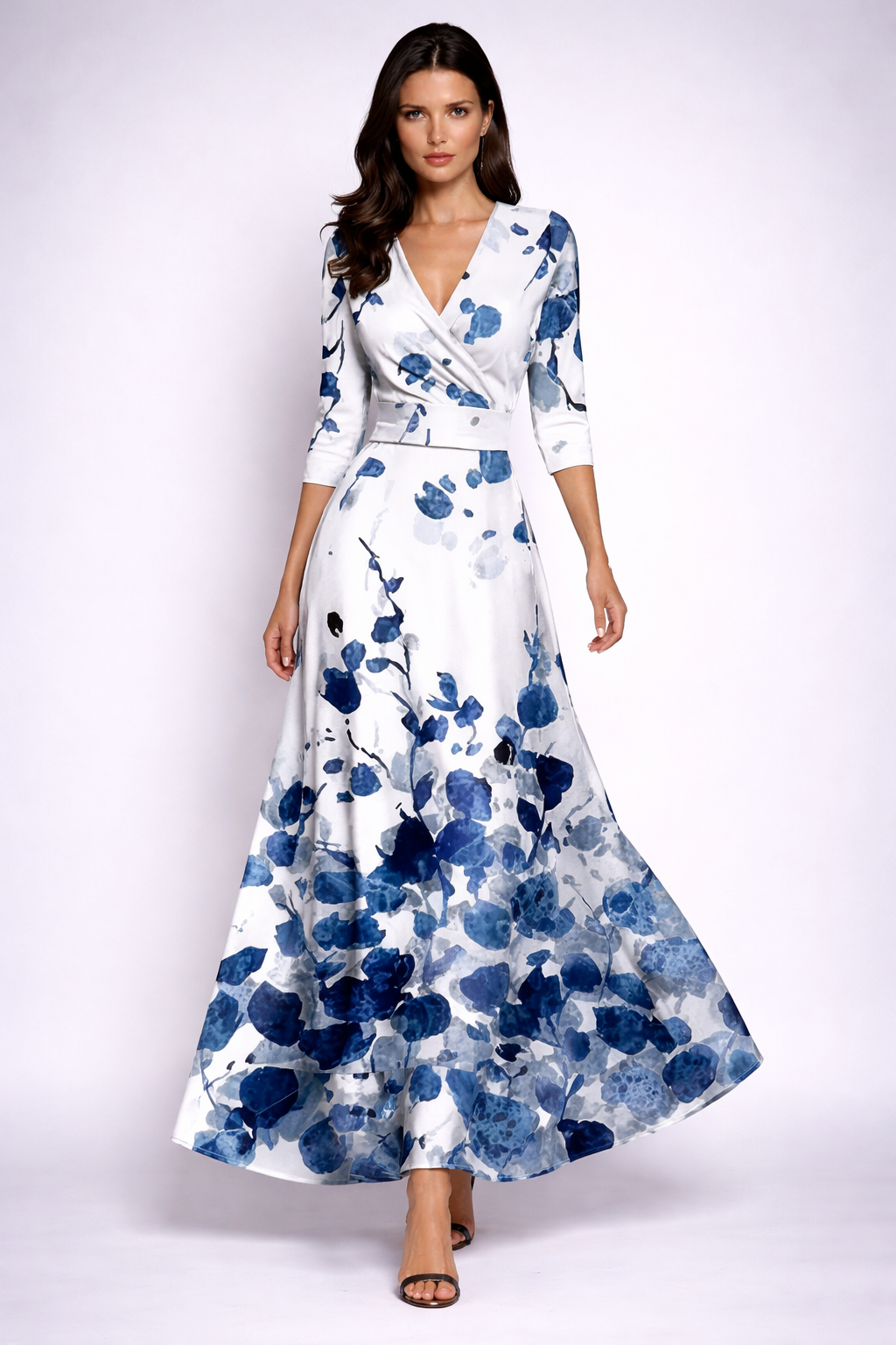 Elegantes Damen Maxikleid in Weiß und Blau mit floralem Print