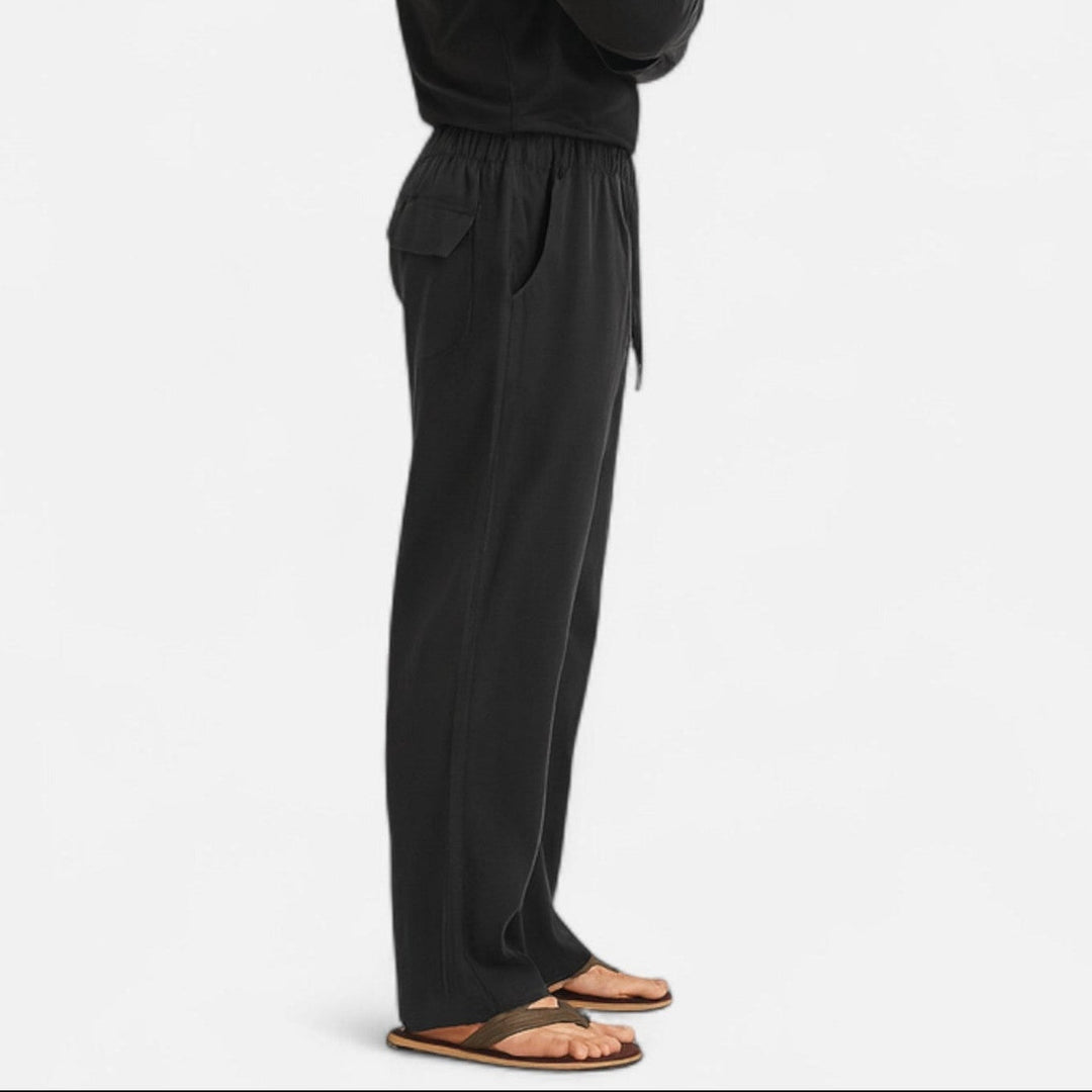 Modische Herrenhose mit weitem, lockerem Schnitt und stilvollem Design; ideal für Casual-Looks im Sommer.