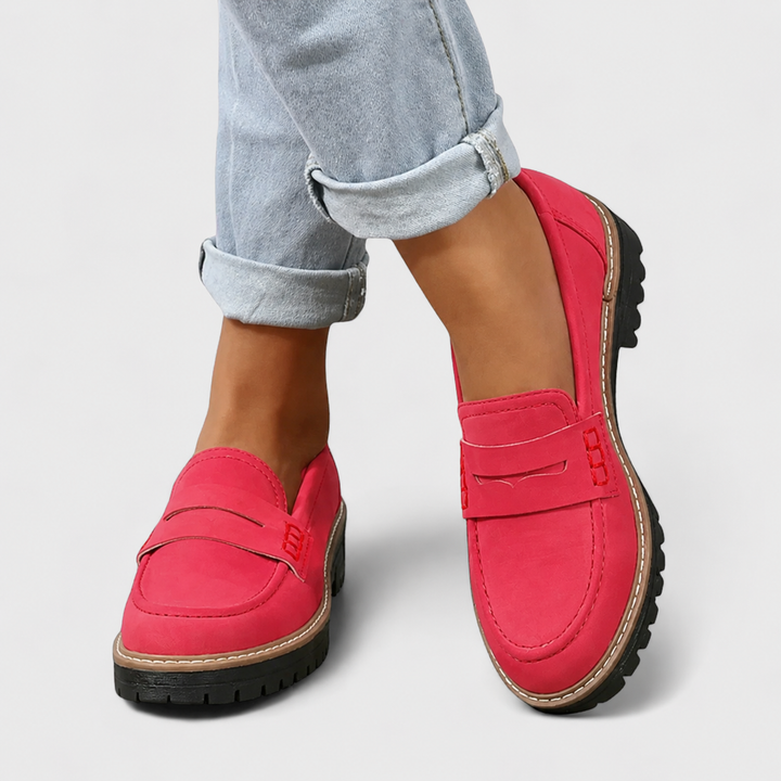 Hochwertige Damen Plateau Loafer, ideal als komfortable Büroschuhe. Zeitlose Slip-On Schuhe für den Casual Chic.