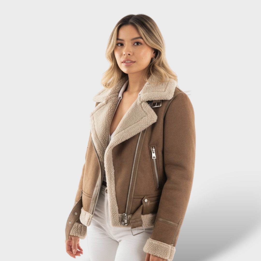 Damen Jacke Clara in Braun mit hellem Innenfutter vorne getragen
