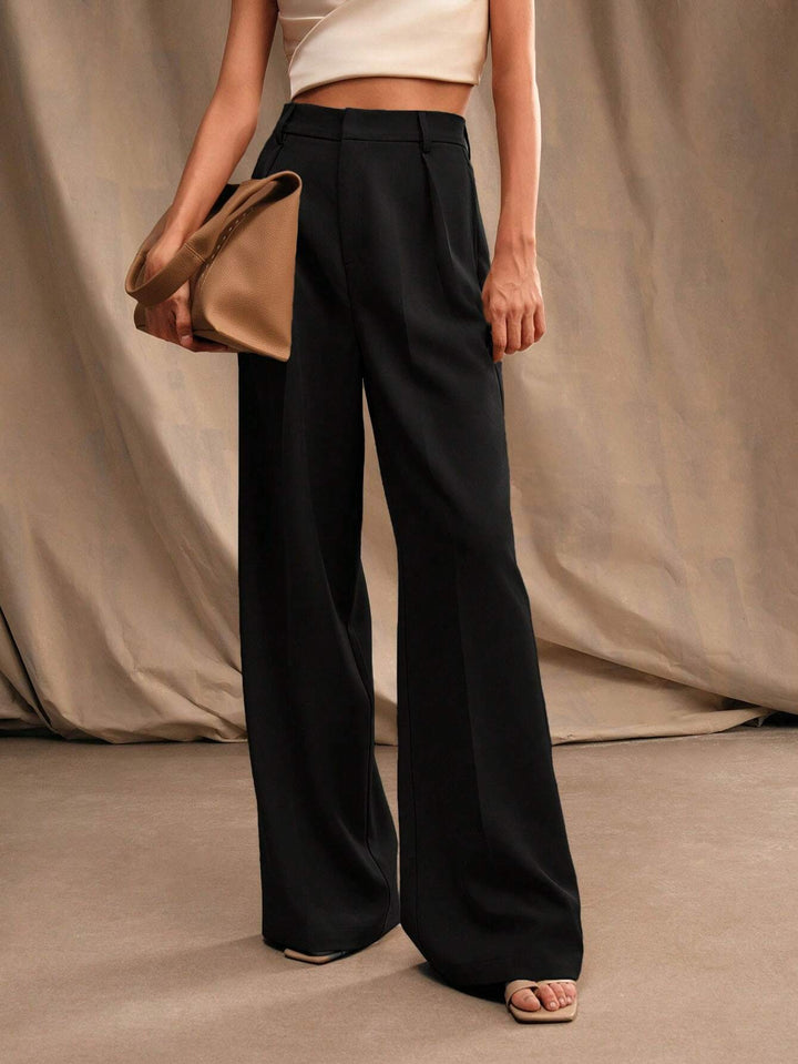 Elegante weite Damenhose mit hoher Taille, ideal für Business & Freizeit, stilvoller Look.