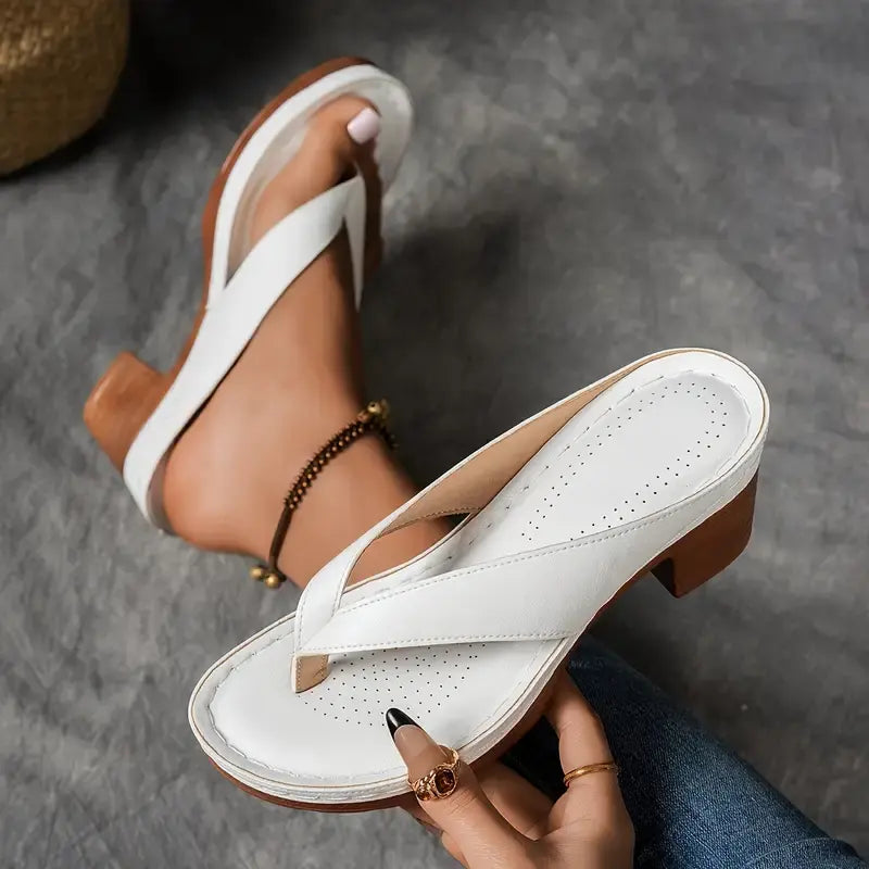 Modische Freizeitschuhe für Damen mit atmungsaktivem Material und sicherem Halt.
