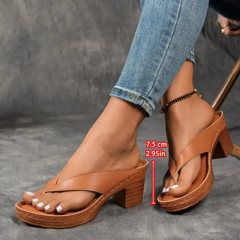 Komfortsandale für Damen in eleganter Ausführung, perfekt für warme Sommertage.