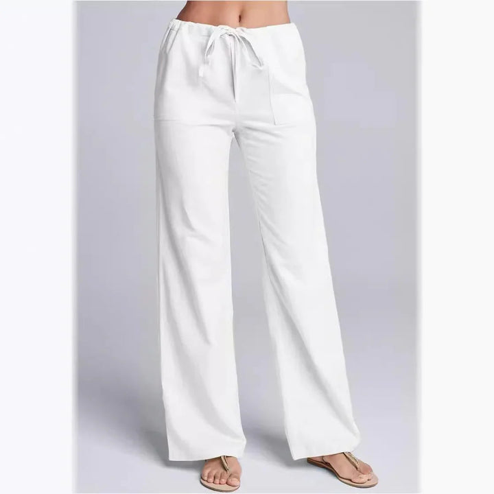 Weiße Damen Hose in Leinen-Optik mit Kordelzug und geradem Bein auf Model