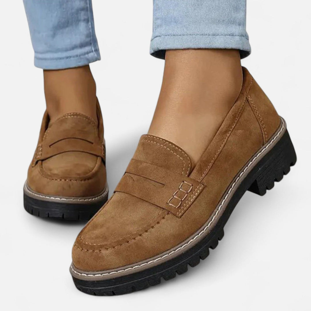 Elegante Damen Komfortschuhe mit verstellbarer Passform, passen sich jedem Fuß an.