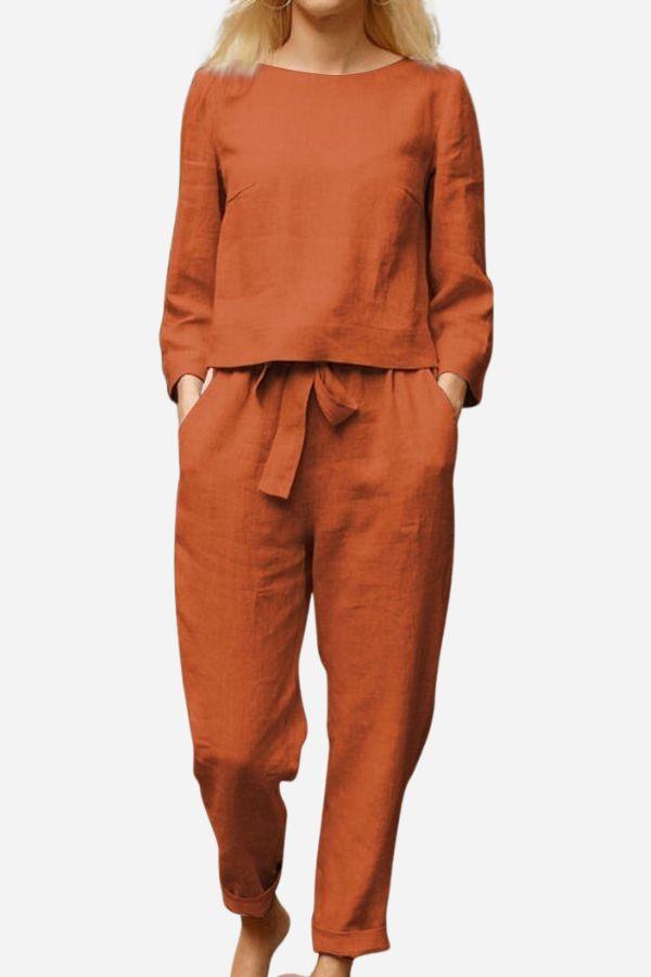 Damen Set in Schwarz präsentiert an einem Model